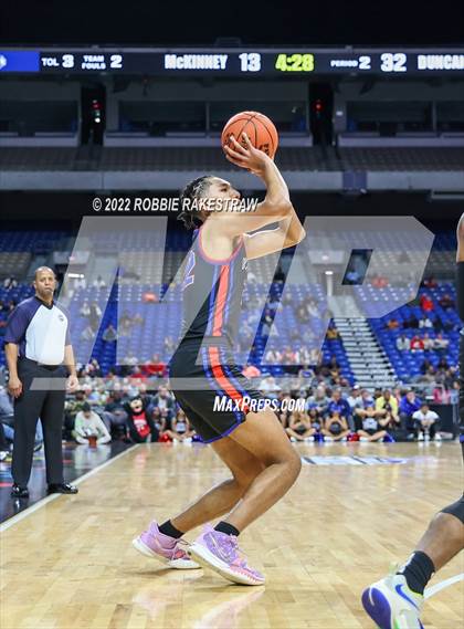 Thumbnail 1 in McKinney vs. Duncanville (UIL 6A State Final) photogallery.