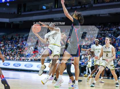 Thumbnail 3 in McKinney vs. Duncanville (UIL 6A State Final) photogallery.