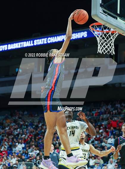 Thumbnail 2 in McKinney vs. Duncanville (UIL 6A State Final) photogallery.