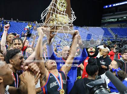 Thumbnail 2 in McKinney vs. Duncanville (UIL 6A State Final) photogallery.