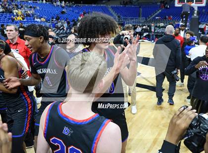 Thumbnail 2 in McKinney vs. Duncanville (UIL 6A State Final) photogallery.