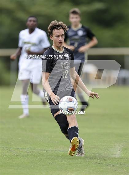 Thumbnail 3 in Gray's Creek vs. Pinecrest (Battle for the Bell) photogallery.