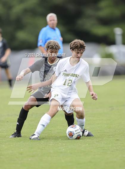Thumbnail 3 in Gray's Creek vs. Pinecrest (Battle for the Bell) photogallery.
