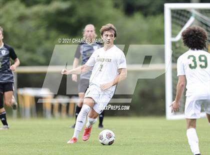 Thumbnail 3 in Gray's Creek vs. Pinecrest (Battle for the Bell) photogallery.