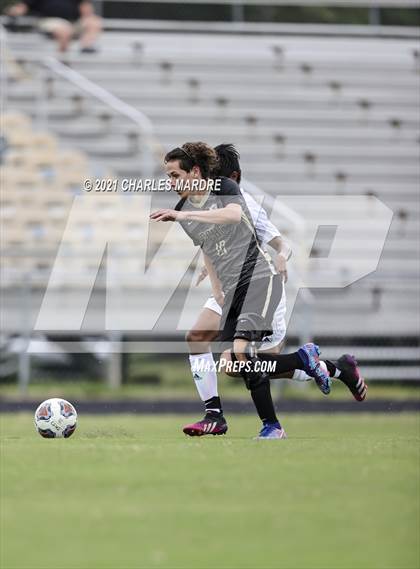 Thumbnail 3 in Gray's Creek vs. Pinecrest (Battle for the Bell) photogallery.