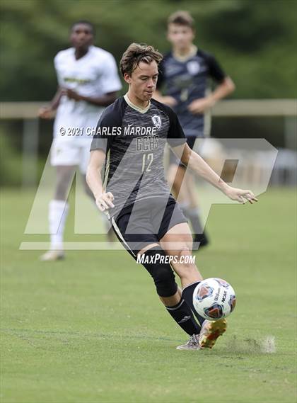 Thumbnail 2 in Gray's Creek vs. Pinecrest (Battle for the Bell) photogallery.