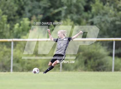 Thumbnail 3 in Gray's Creek vs. Pinecrest (Battle for the Bell) photogallery.