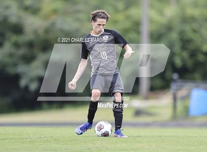 Thumbnail 3 in Gray's Creek vs. Pinecrest (Battle for the Bell) photogallery.