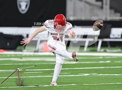 Thumbnail 2 in Arbor View vs Bishop Gorman (NIAA 5A Division 1 Final) photogallery.