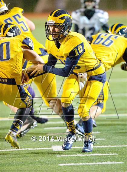 Thumbnail 2 in Sumner vs Bellevue (WIAA 3A 1st Round) photogallery.
