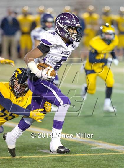 Thumbnail 3 in Sumner vs Bellevue (WIAA 3A 1st Round) photogallery.