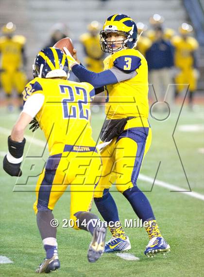 Thumbnail 1 in Sumner vs Bellevue (WIAA 3A 1st Round) photogallery.