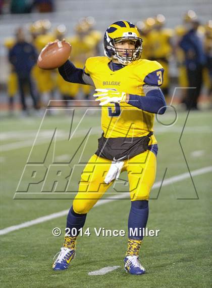 Thumbnail 1 in Sumner vs Bellevue (WIAA 3A 1st Round) photogallery.