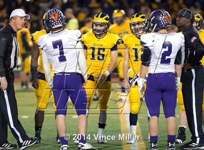 Thumbnail 3 in Sumner vs Bellevue (WIAA 3A 1st Round) photogallery.
