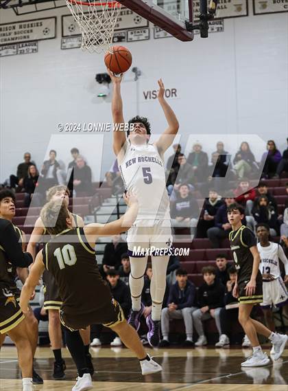 Thumbnail 2 in New Rochelle vs Clarkstown South (Harrison Holiday Tournament) photogallery.