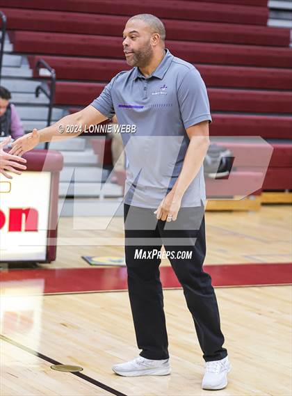 Thumbnail 3 in New Rochelle vs Clarkstown South (Harrison Holiday Tournament) photogallery.