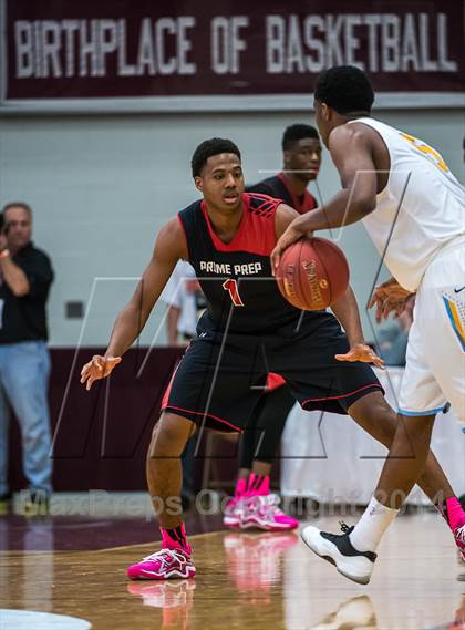 Thumbnail 2 in Huntington St. Joseph Prep vs. Prime Prep (Spalding Hoophall Classic) photogallery.