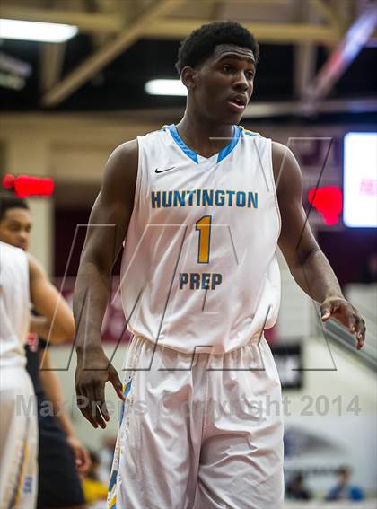 Thumbnail 3 in Huntington St. Joseph Prep vs. Prime Prep (Spalding Hoophall Classic) photogallery.