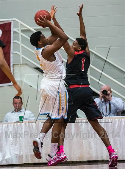 Thumbnail 2 in Huntington St. Joseph Prep vs. Prime Prep (Spalding Hoophall Classic) photogallery.