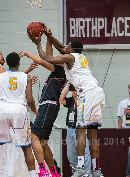 Thumbnail 3 in Huntington St. Joseph Prep vs. Prime Prep (Spalding Hoophall Classic) photogallery.