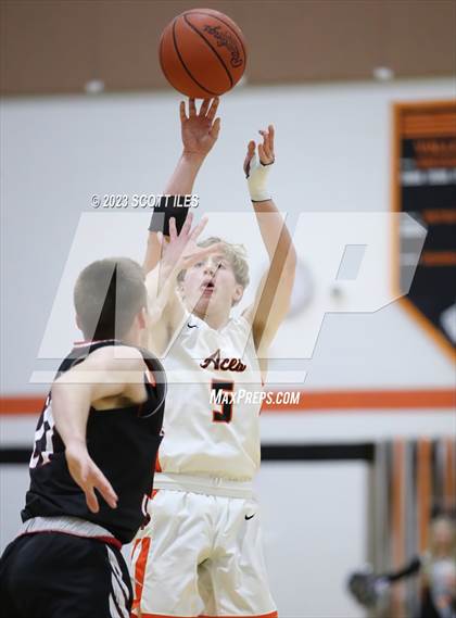 Thumbnail 3 in Fairfield Union @ Amanda-Clearcreek photogallery.