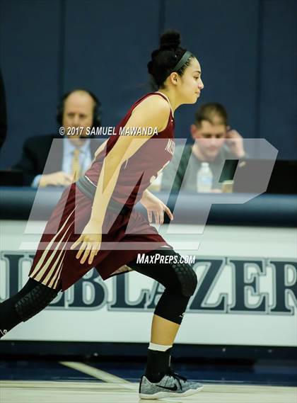 Thumbnail 1 in Sierra vs Mission Hills photogallery.