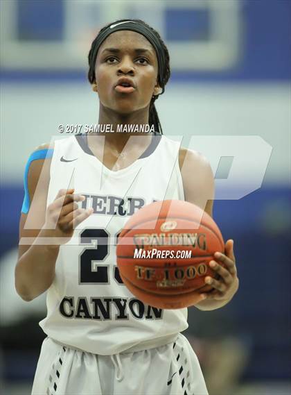 Thumbnail 2 in Sierra vs Mission Hills photogallery.