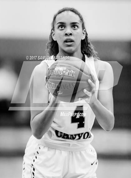 Thumbnail 3 in Sierra vs Mission Hills photogallery.