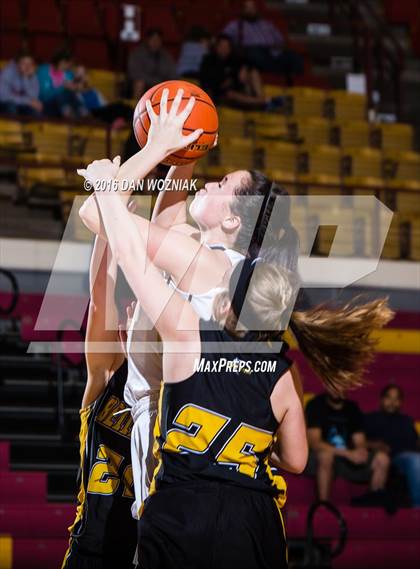 Thumbnail 2 in Archer City vs. Bellevue (Fantasy of Lights) photogallery.