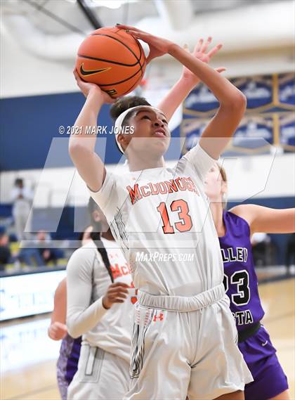 Thumbnail 3 in McDonogh vs. Valley Vista (Nike Tournament of Champions) photogallery.