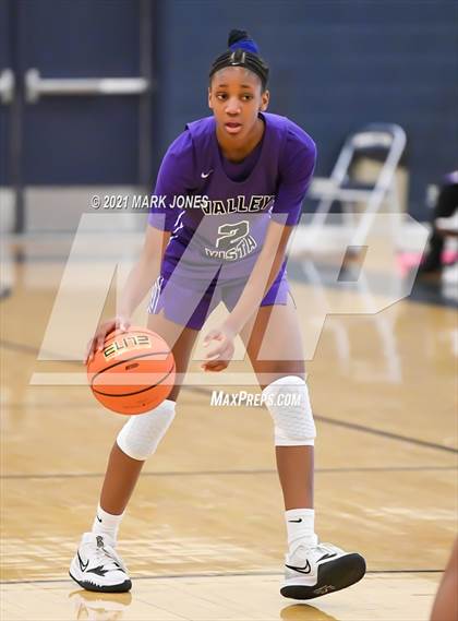 Thumbnail 3 in McDonogh vs. Valley Vista (Nike Tournament of Champions) photogallery.