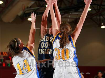 Thumbnail 1 in Independence vs. Brentwood (3A District 11 League - Semi-Final) photogallery.