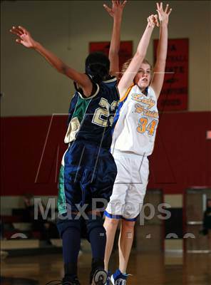 Thumbnail 3 in Independence vs. Brentwood (3A District 11 League - Semi-Final) photogallery.