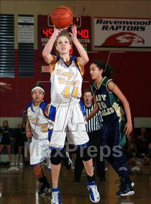 Thumbnail 3 in Independence vs. Brentwood (3A District 11 League - Semi-Final) photogallery.