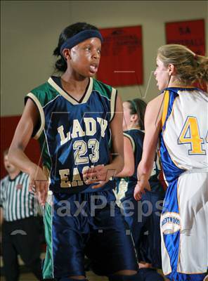 Thumbnail 1 in Independence vs. Brentwood (3A District 11 League - Semi-Final) photogallery.