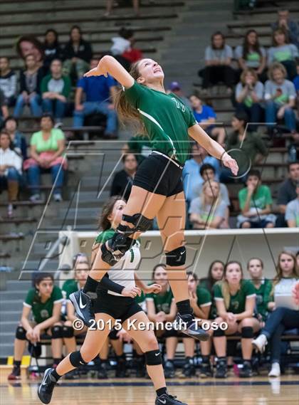 Thumbnail 3 in Brennan vs. Reagan (UIL 6A Area Final) photogallery.