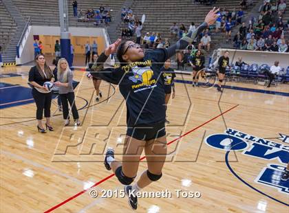 Thumbnail 2 in Brennan vs. Reagan (UIL 6A Area Final) photogallery.