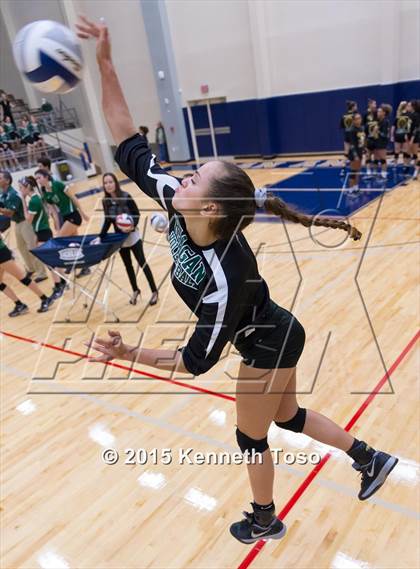 Thumbnail 2 in Brennan vs. Reagan (UIL 6A Area Final) photogallery.