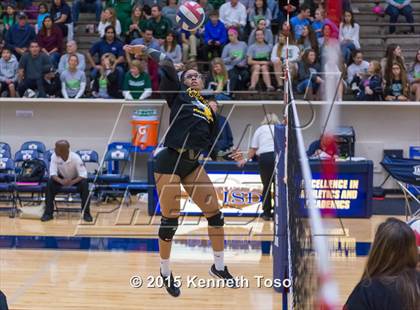 Thumbnail 1 in Brennan vs. Reagan (UIL 6A Area Final) photogallery.