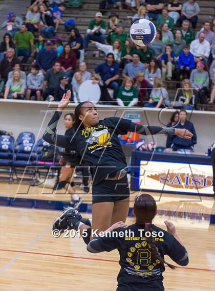 Thumbnail 2 in Brennan vs. Reagan (UIL 6A Area Final) photogallery.