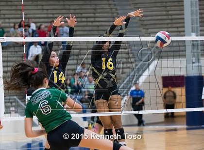 Thumbnail 2 in Brennan vs. Reagan (UIL 6A Area Final) photogallery.