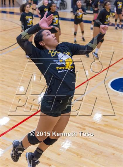 Thumbnail 3 in Brennan vs. Reagan (UIL 6A Area Final) photogallery.