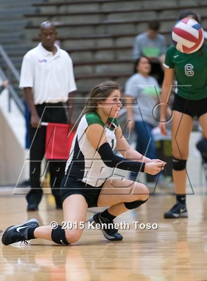 Thumbnail 2 in Brennan vs. Reagan (UIL 6A Area Final) photogallery.