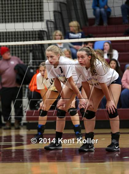 Thumbnail 2 in Clarkston vs. Salem photogallery.