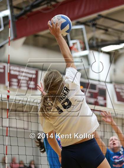 Thumbnail 2 in Clarkston vs. Salem photogallery.