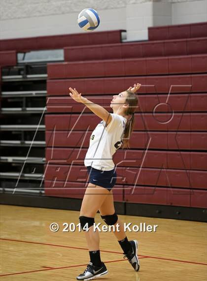 Thumbnail 1 in Clarkston vs. Salem photogallery.