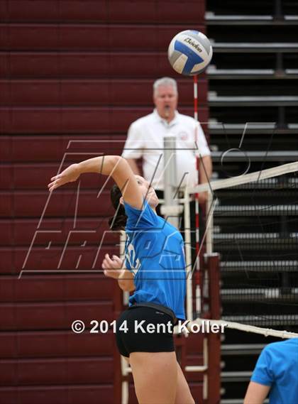 Thumbnail 2 in Clarkston vs. Salem photogallery.