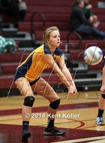 Thumbnail 1 in Clarkston vs. Salem photogallery.