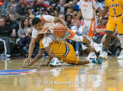 Thumbnail 3 in Lancaster vs. Fort Bend Elkins (UIL 5A Final) photogallery.