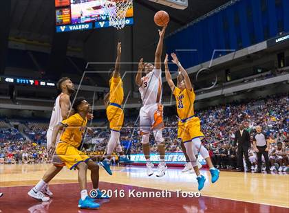 Thumbnail 2 in Lancaster vs. Fort Bend Elkins (UIL 5A Final) photogallery.